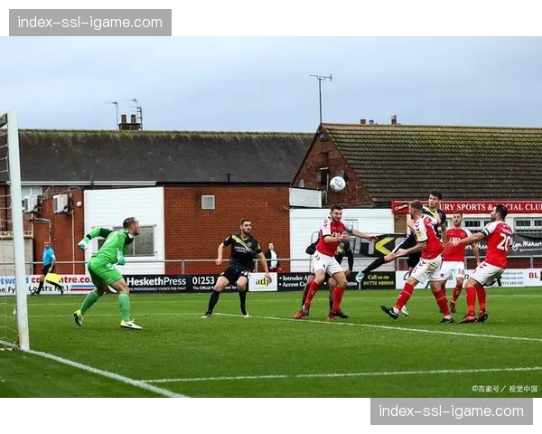 沃尔夫斯堡0-2不敌柏林联合,对手两次利用定位球后快速进攻得分 沃尔夫斯堡0-2不敌柏林联合,对手两次利用定位球后快速进攻得分